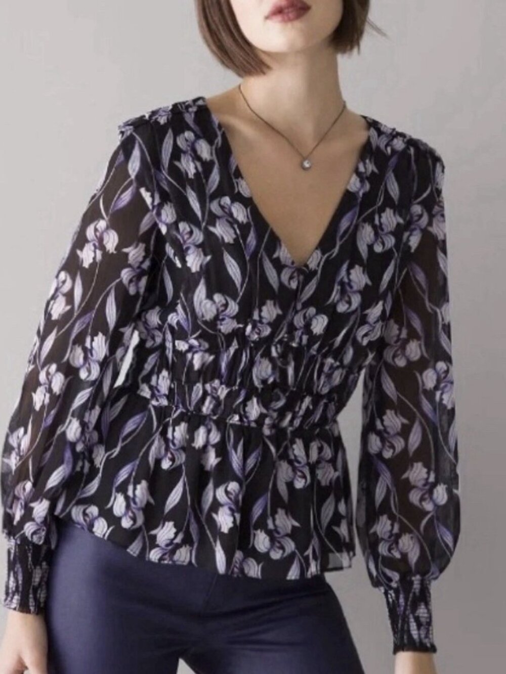 NEW White House Black Market Womens Black XS Iris Floral Smocked  Blouse XSMALL